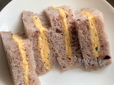 パセリ卵入りのサンドイッチ☆